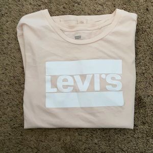 Women’s Levi t-shirt XL